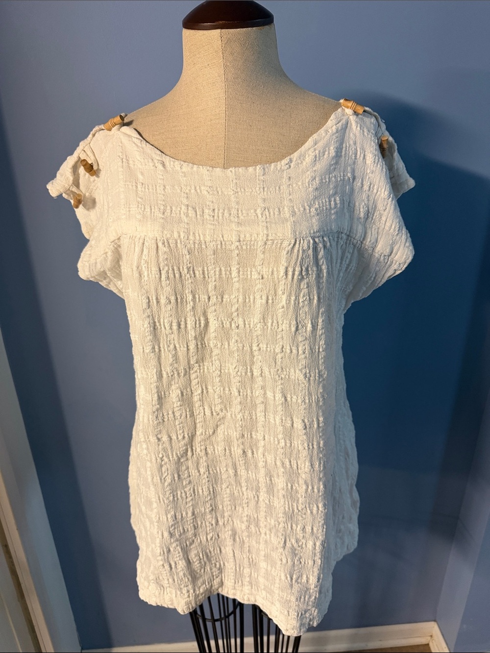 White vintage raw cotton Textured bamboo button handmade M